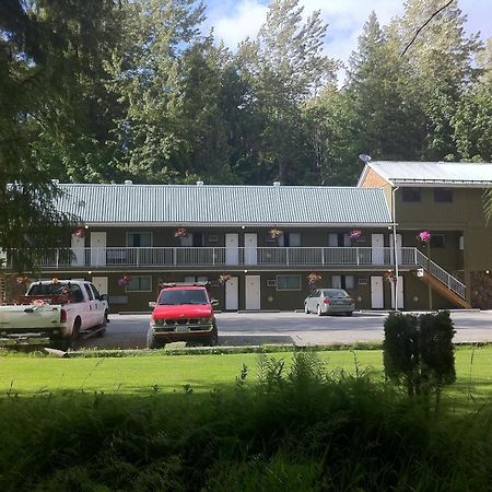 The Hitching Post Motel Pemberton Buitenkant foto