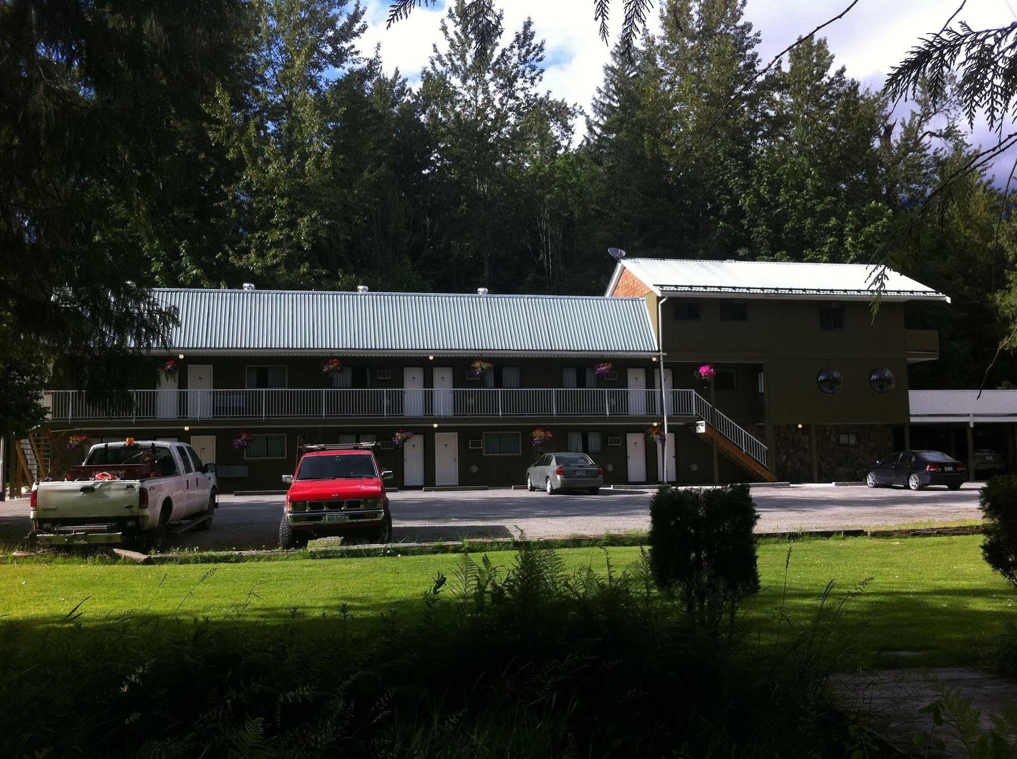 The Hitching Post Motel Pemberton Buitenkant foto